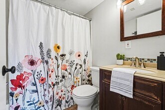 2727 Madelyn Dr SW in Wyoming, MI - Building Photo - Building Photo