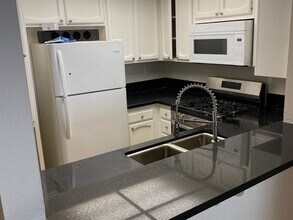 7800 Topanga Canyon Blvd in Los Angeles, CA - Building Photo - Building Photo