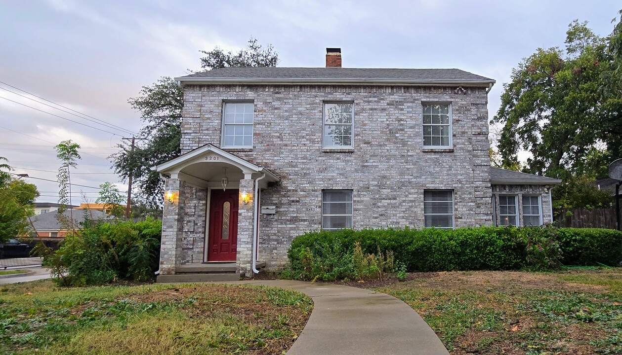 3201 Greene Ave in Fort Worth, TX - Building Photo