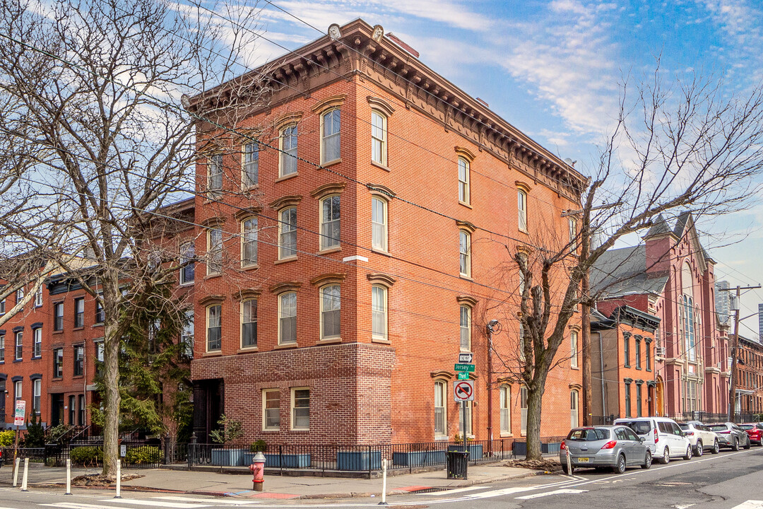 580 Jersey Ave in Jersey City, NJ - Building Photo