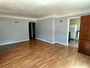 321 Grant St in Chelsea, MI - Building Photo - Building Photo