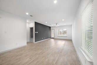 12511 Abbey House Ct, Unit 8U-6 in Houston, TX - Foto de edificio - Building Photo