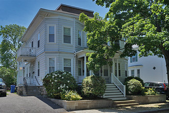 177 Robbins St in Waltham, MA - Building Photo - Floor Plan