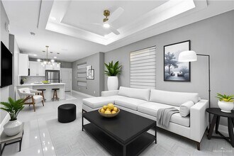 12 Violet Ave W in Pharr, TX - Foto de edificio - Building Photo