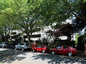 St Clair Court in Vancouver, BC - Building Photo