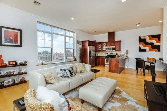 769 Montgomery St in Jersey City, NJ - Building Photo - Building Photo
