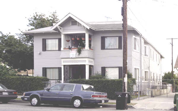 3020 Altura St in Los Angeles, CA - Foto de edificio - Building Photo