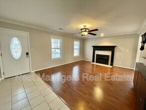 490 Greywalls Ct in Fayetteville, NC - Building Photo - Building Photo