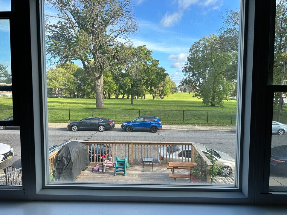 8836 Cottage St in Philadelphia, PA - Building Photo