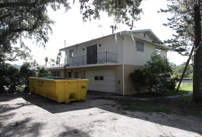 1140 Sylvan Dr in Sarasota, FL - Building Photo - Building Photo