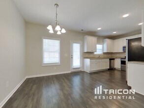 1007 Cyril Dr in Spring Hill, TN - Building Photo - Building Photo