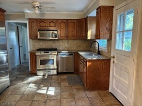 25 Brookside Terrace, Unit 1 in Verona, NJ - Building Photo - Building Photo