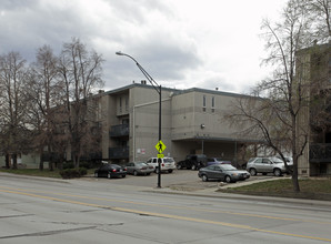 Dakotas Apartment in Boulder, CO - Building Photo - Building Photo