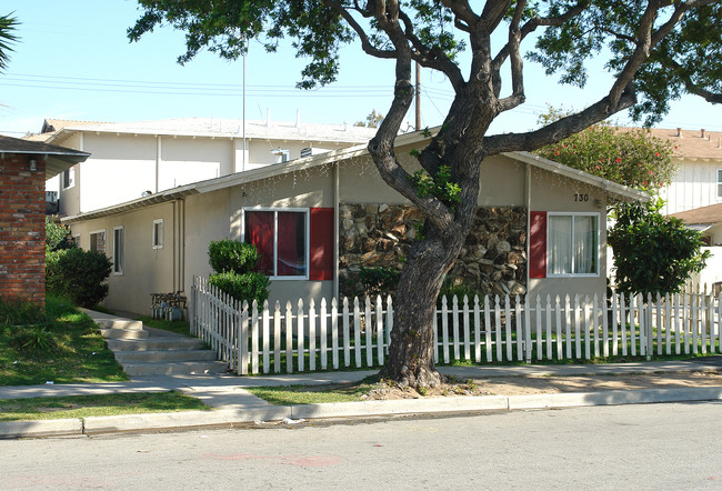 730 Shalimar Dr in Costa Mesa, CA - Foto de edificio - Building Photo