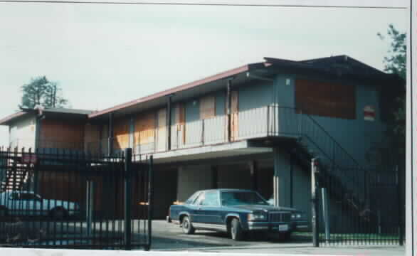 2377-2397 Clarke Ave in East Palo Alto, CA - Building Photo - Building Photo