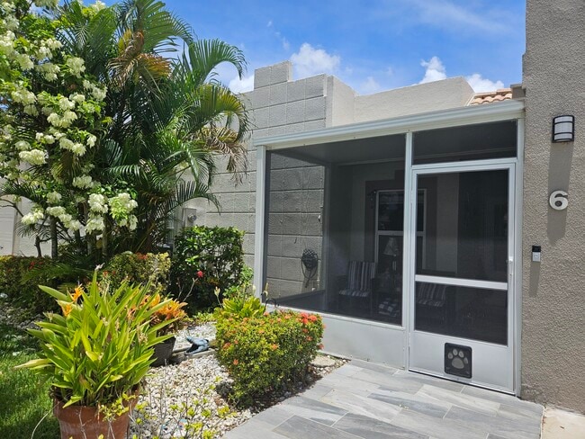 18999 Stewart Cir in Boca Raton, FL - Building Photo - Building Photo