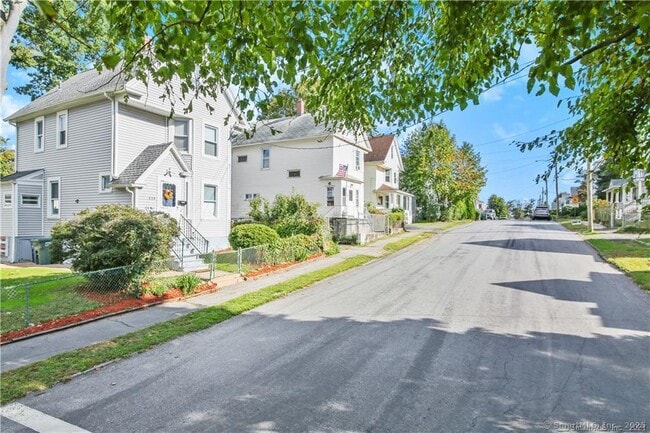 210 Fox St in Bridgeport, CT - Building Photo - Building Photo