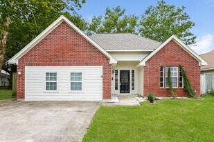 1226 Dutch St in Deer Park, TX - Building Photo