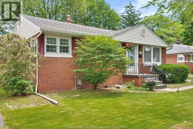 3692 McKay Ave in Windsor, ON - Building Photo - Building Photo