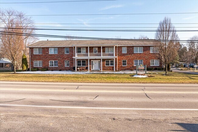 Blackhawk Commons Apartments in Beaver Falls, PA - Foto de edificio - Building Photo