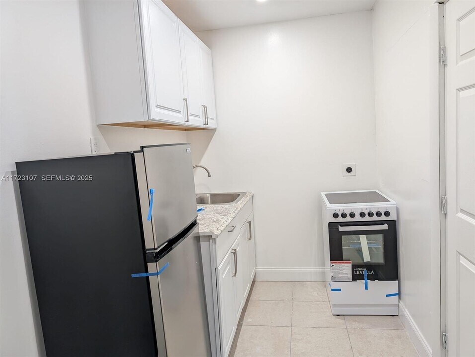 4360 NW 5th Pl-Unit -A in Plantation, FL - Building Photo