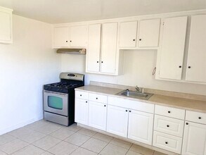 3905 Huron St in Sacramento, CA - Building Photo - Building Photo