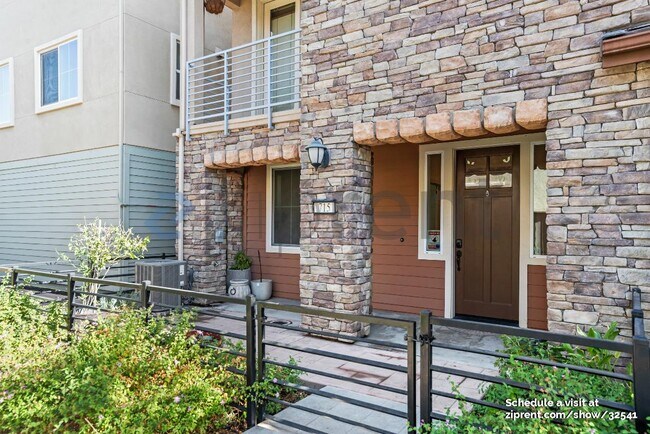 715 Mystic Topaz Loop in San Jose, CA - Foto de edificio - Building Photo
