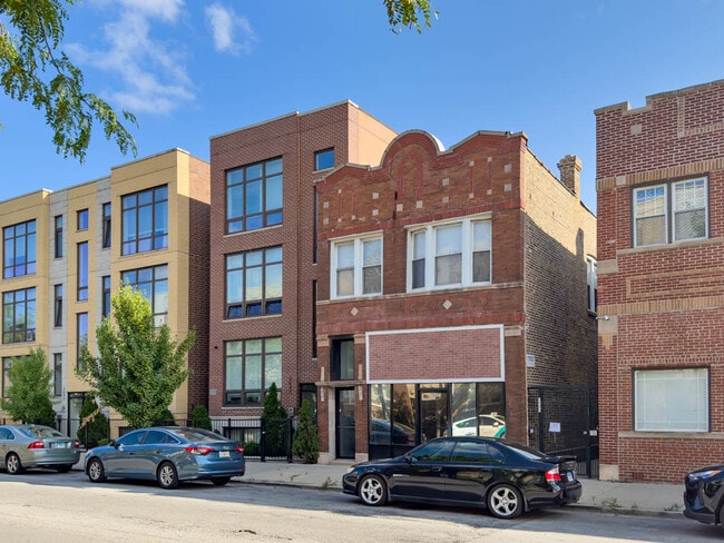 property at 3649 W Montrose Ave