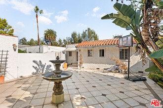 115 N Almont Dr in Los Angeles, CA - Building Photo - Building Photo