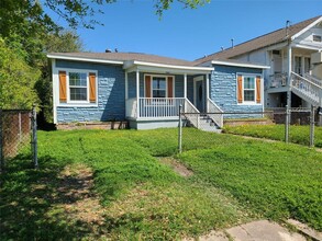 4106 Avenue M in Galveston, TX - Foto de edificio - Building Photo