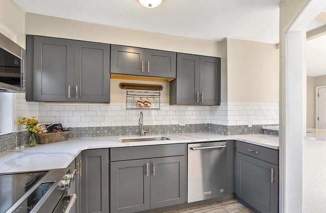 property at 4935 N Zuni St