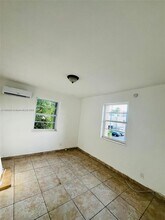 3452 SW 7th St in Miami, FL - Foto de edificio - Building Photo