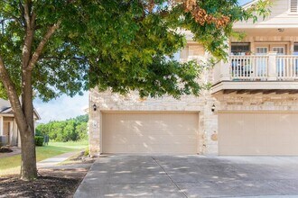 9201 Brodie Ln in Austin, TX - Building Photo - Building Photo