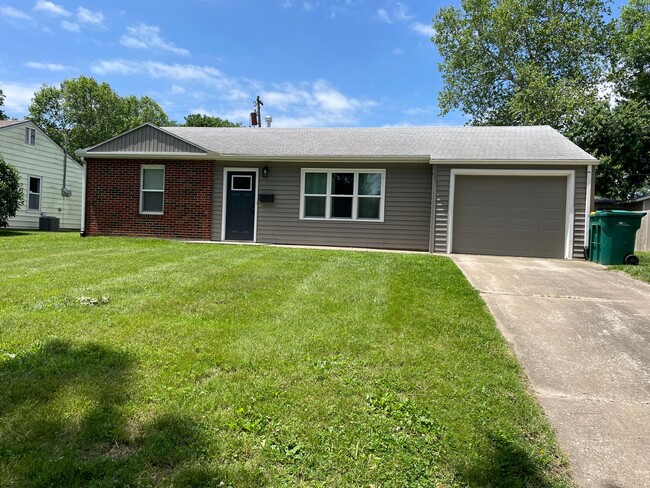 property at 2321 SW Morningside Rd