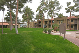 Pine Crest in Phoenix, AZ - Building Photo - Building Photo