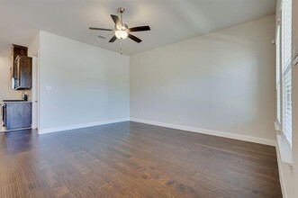160 McCartt Dr. in Lewisville, TX - Building Photo - Building Photo