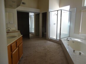 5175 Frazee Rd in Oceanside, CA - Building Photo - Building Photo
