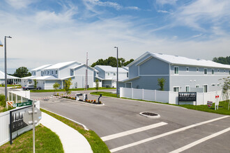 The Townhomes of Evergreen on Lake Idylwild in Winter Haven, FL - Building Photo - Building Photo