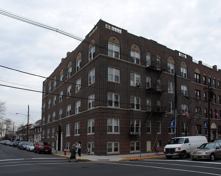 500 80th St in North Bergen, NJ - Building Photo