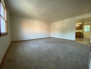 115 Edgewater Village in Latrobe, PA - Building Photo - Building Photo