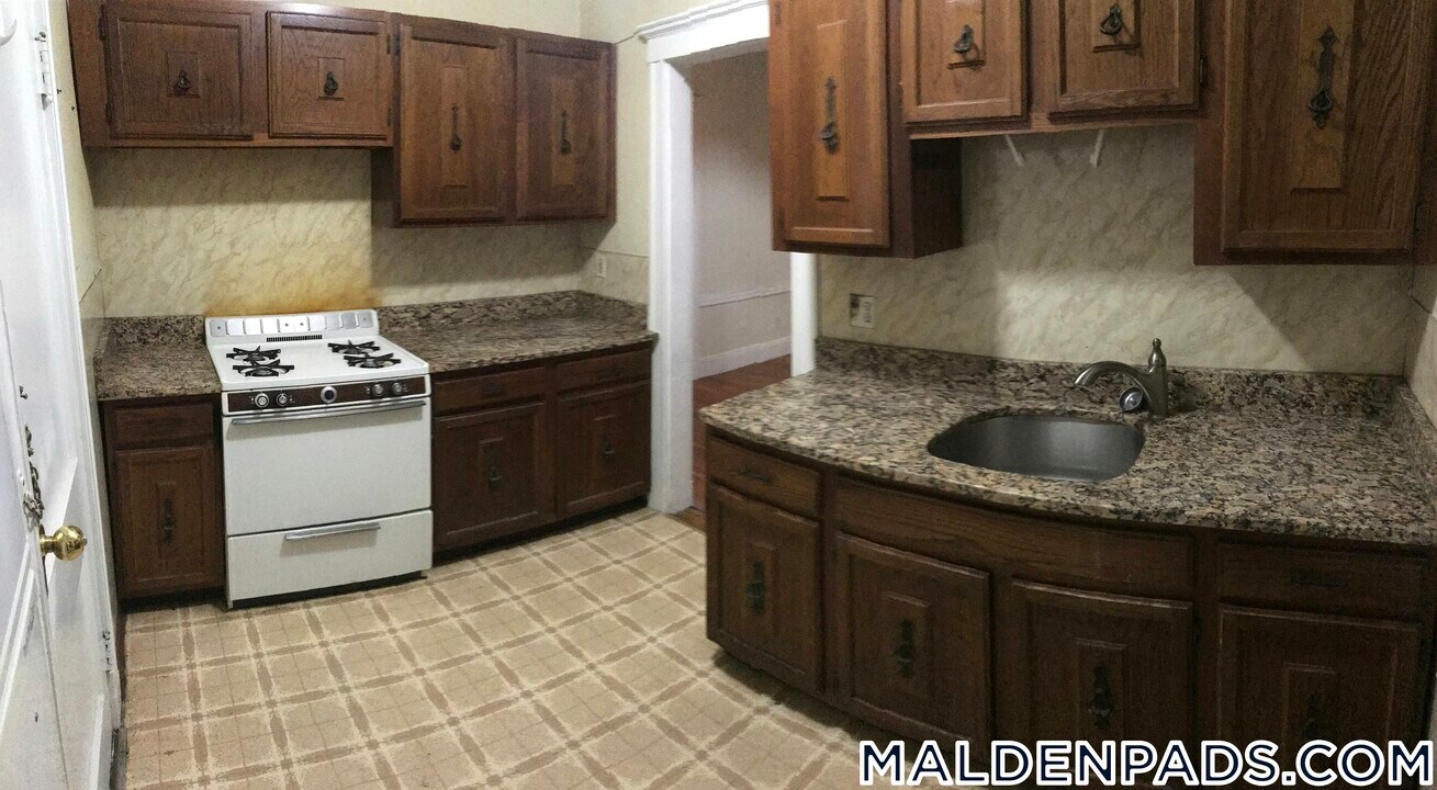 94 Maple St in Malden, MA - Building Photo