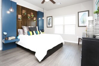 Biltmore At The Park in Pflugerville, TX - Building Photo - Interior Photo