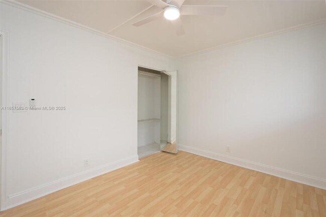 3703 NE 166th St in North Miami Beach, FL - Building Photo - Building Photo