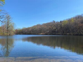 428 Harbor Rd in Cold Spring Harbor, NY - Building Photo - Building Photo