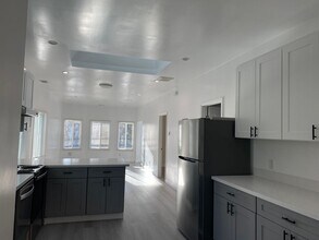 1711 Bridge Ave in Oakland, CA - Building Photo - Building Photo