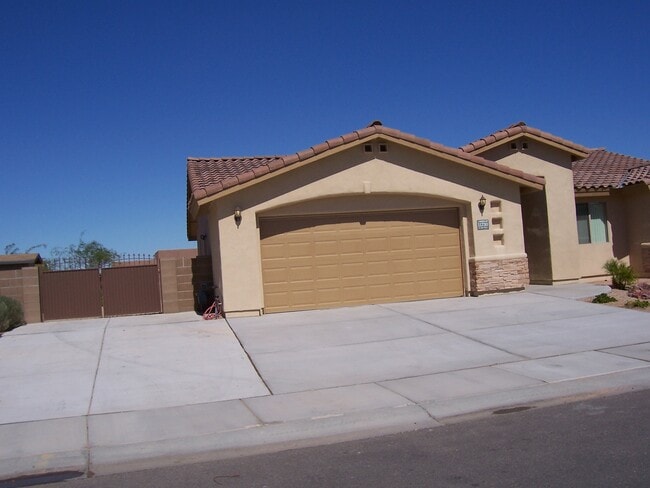 11730 E 28th Pl in Yuma, AZ - Foto de edificio - Building Photo