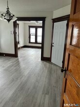 93 Chapel St in East Hartford, CT - Building Photo - Building Photo