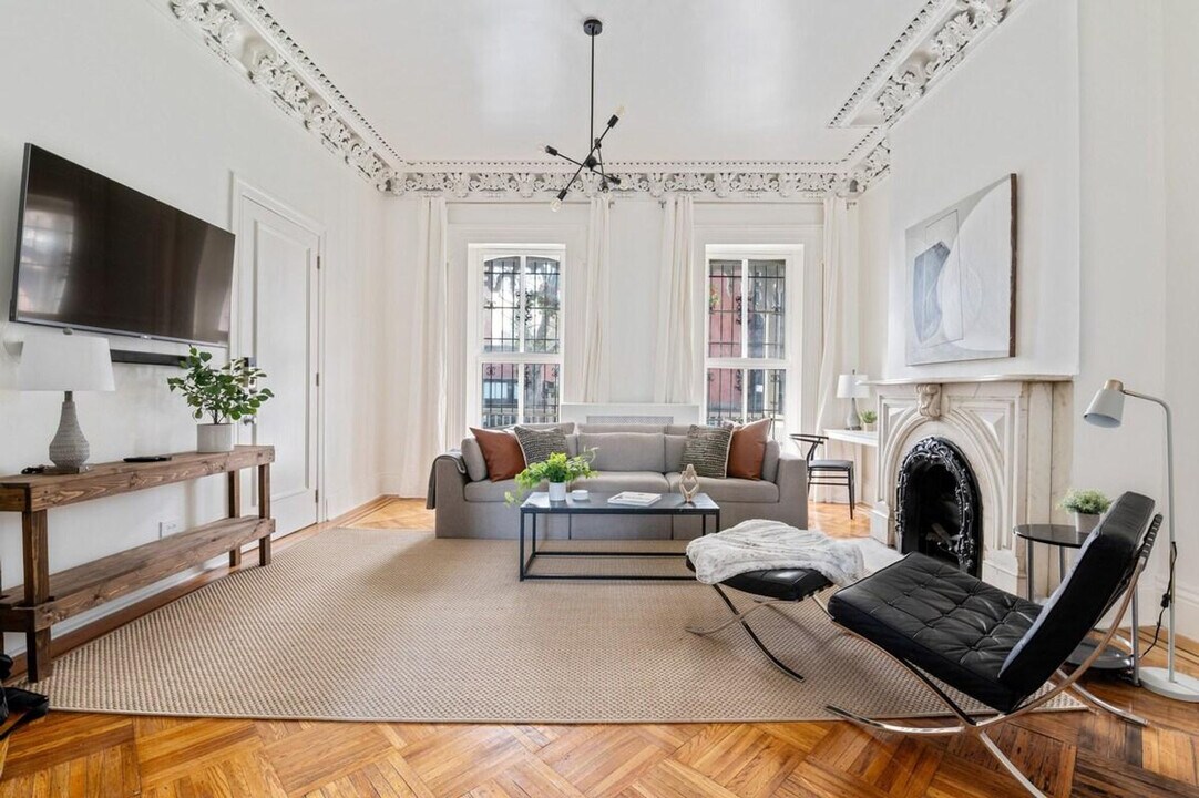 333 Adelphi St in Brooklyn, NY - Building Photo