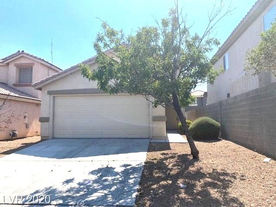 9645 Deer Park Ave in Las Vegas, NV - Building Photo