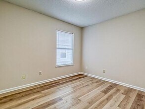 185 Johns Glen Dr in Saint Johns, FL - Foto de edificio - Building Photo